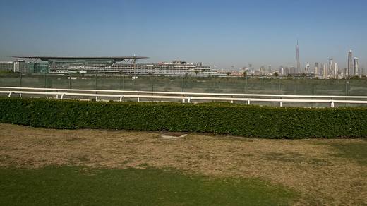 15 - závodiště Meydan, v pozadí Burj Khalifa.jpg