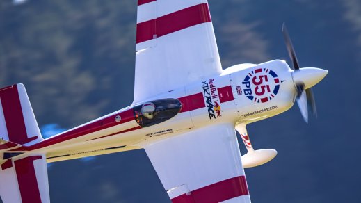 2014-10 - AUT, Spielberg - Paul Bonhomme - EDGE 540 V2 - foto Ma