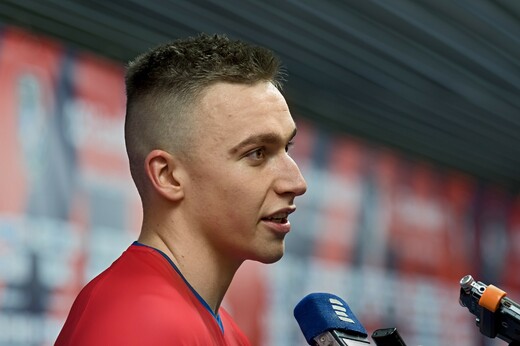 23 - Lukáš Vašina při rozhovoru v mix zóně.jpg