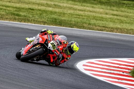 50765_r5_jdr_wsbk_action.jpg