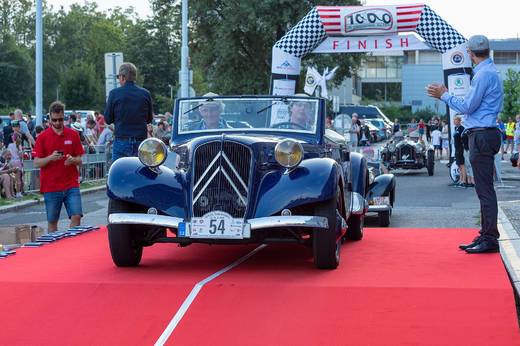 54. CITROEN 11 B Roadster, 1939, 1911 ccm posádka E. Treschl  J