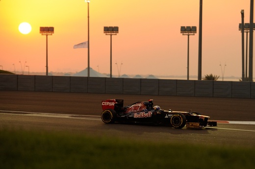 Abu_Dhabi_Toro_Ricciardo.jpg
