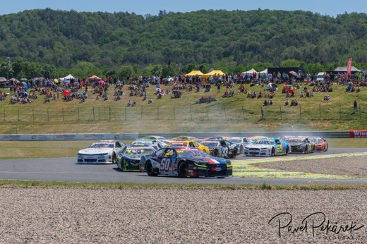 boj  osmiválců  Chevrolet SS, Chevrolet Camaro nebo Ford Musta