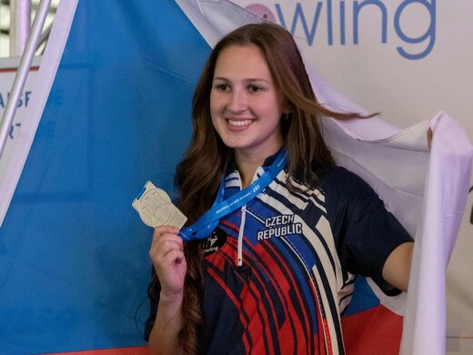 Bowler-roku-Junior-roku-Eliska_Krummerova-04.jpg