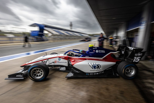 charouz_racing_2.jpg