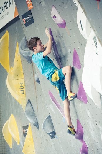 deti na CP v boulderingu2_FOTO-Monika Brkalova.jpg