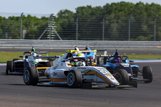 F4_BalatonPark_7.jpg