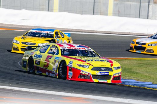 ford-mustang-nascar.jpg