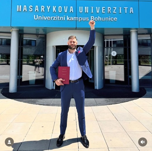 Jiří BJP Procházka studium z Procházky je čerstvě magistr.jpg