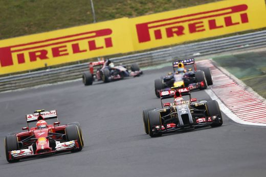 Kimi_Raikkonen_Ferrari_F14T.jpg