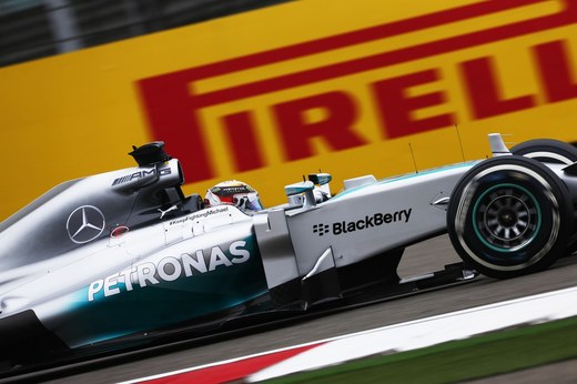 Lewis_Hamilton_Mercedes_W05_struggling_with_the_car_today.jpg