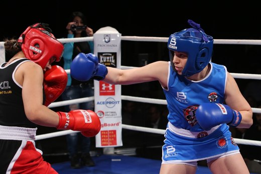 Linda Dostálková versus Martina Schmoranzová.jpg