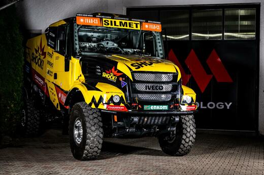 LR-0924052805-MMPHOTO2.jpg