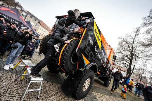 LR-1127164540-MMPHOTO2.jpg