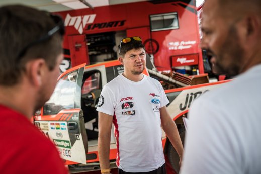 Martin Prokop Dakar 2017 service bivouac.jpg