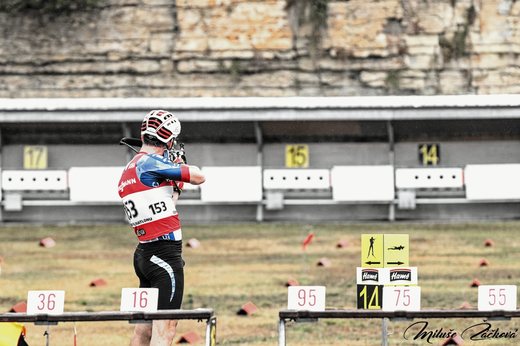 Michal Šlesingr na střelnici.jpg
