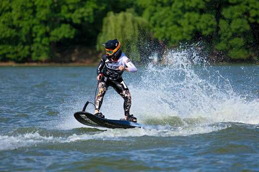 Motosurfy_v_Jedovnicich_-_13.jpg
