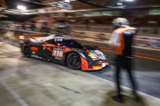Pitlane impression_800pix.jpg