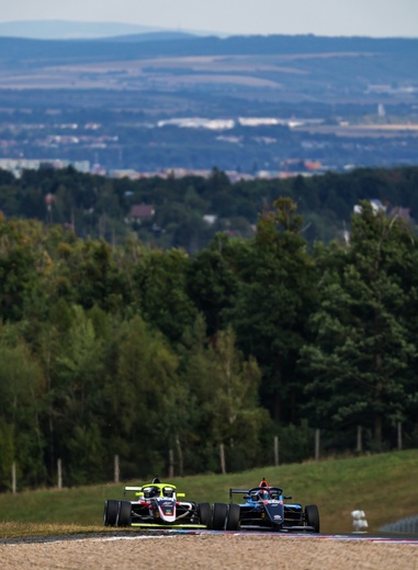 R1PF3003.jpg