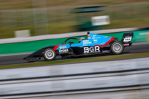 R1PF3723.JPG
