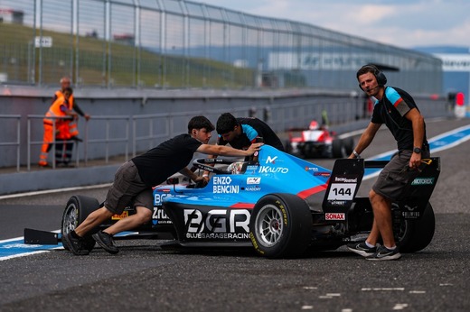 R1PF6915.JPG
