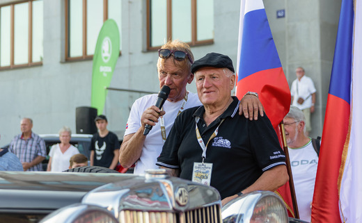 ředitel závodu p.Miroslav Krejza a významný motocyklový zá