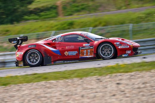 Scuderia_Praha_racing_with_Ferrari_15.jpg