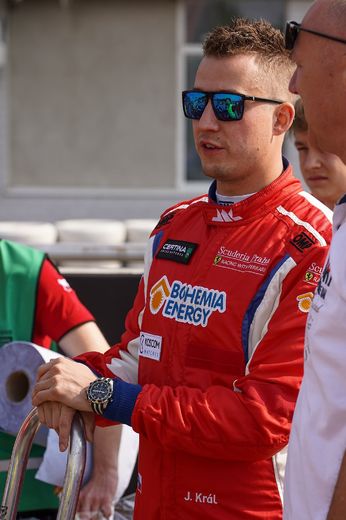 Scuderia_Praha_racing_with_Ferrari_4.jpg