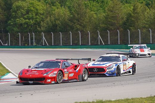 Scuderia_Praha_racing_with_Ferrari_9.jpg
