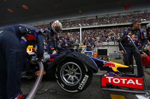 Sebastian_Vettel_Red_Bull_Racing_RB10_Renault_.jpg