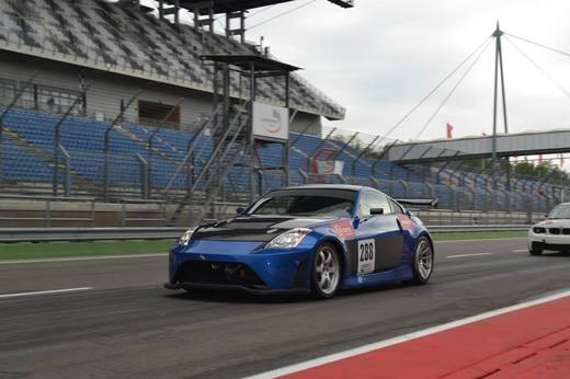 StratilNissan350Z.jpg