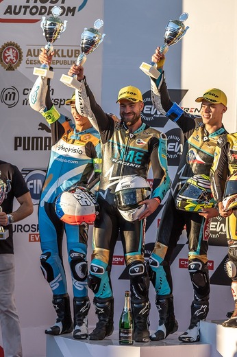 tme_racing2_podium.jpg