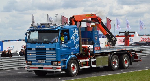 truck 2.jpg