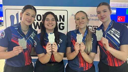 Tym divek stribro.jpg