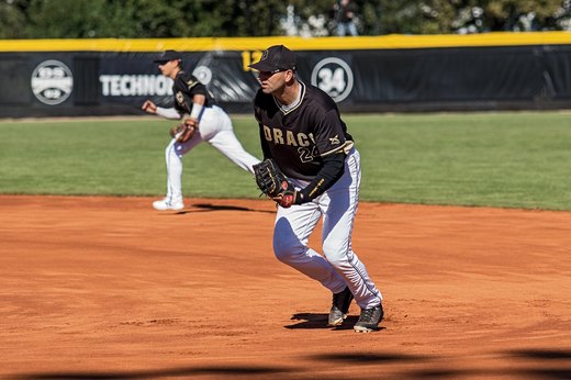V poli jsou připravení Pavel Budský a Martin Červinka.jpg