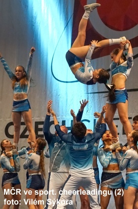 VS_MCR_cheer2.jpg