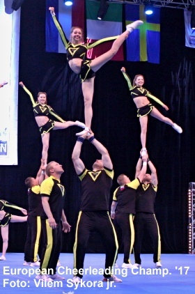 VSj_cheer17.jpg
