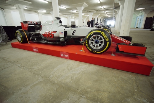 Zlaty_volant_pripravy3_F1_Haas.jpg